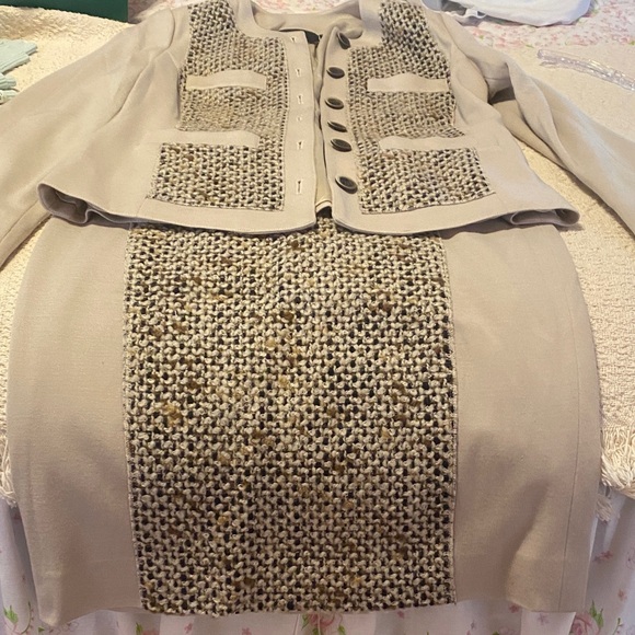 Carlisle Cream and Black Women's Blazer and skirt - Picture 5 of 6